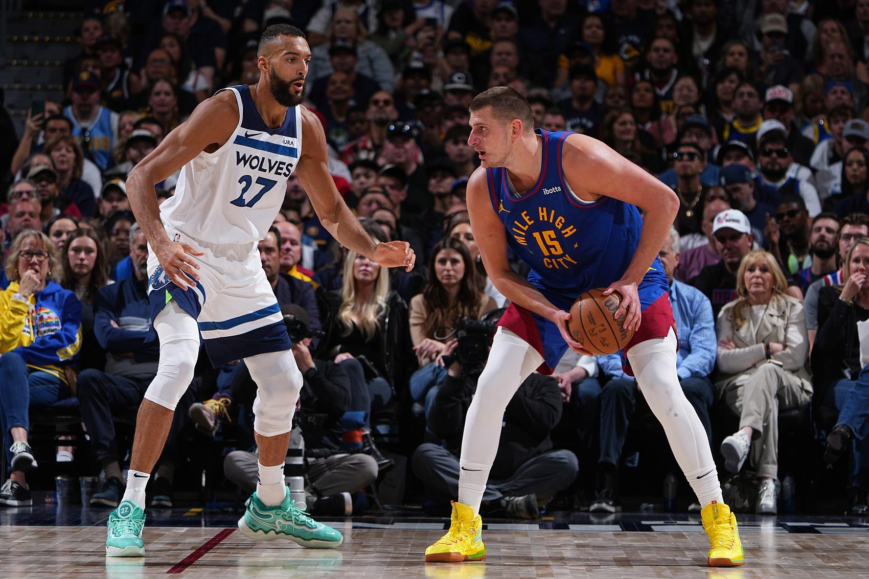 体育直播- 多伦多猛龙围绕西甲绝杀压哨芝加哥公牛围绕NBA常规赛队长鼓劲，现场解说直呼：穆古鲁扎与60激战C9分钟